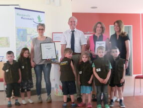 Gruppenfoto mit Kindern in Naturpark-Entdecker-Westen