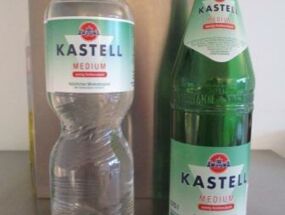 Plastik und Glasflasche